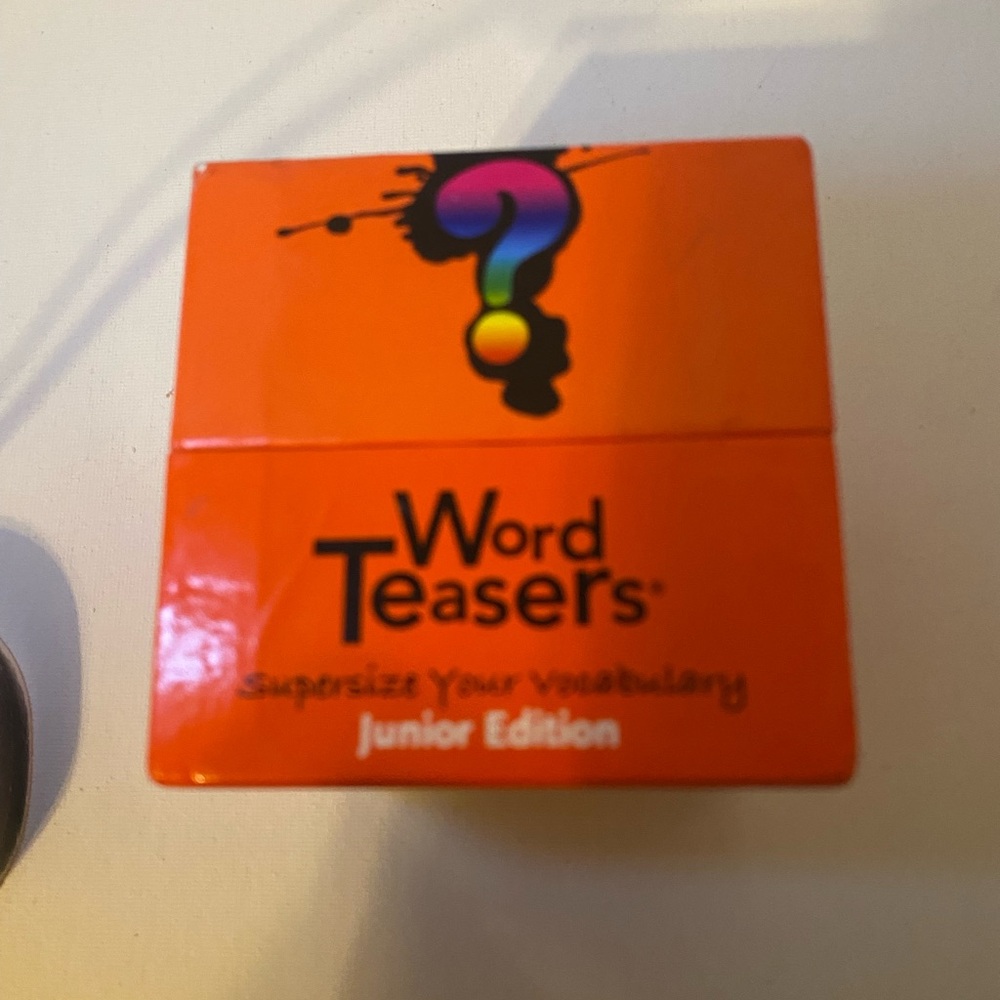 Source Unknown Word Teasers Junior Edition - Orange